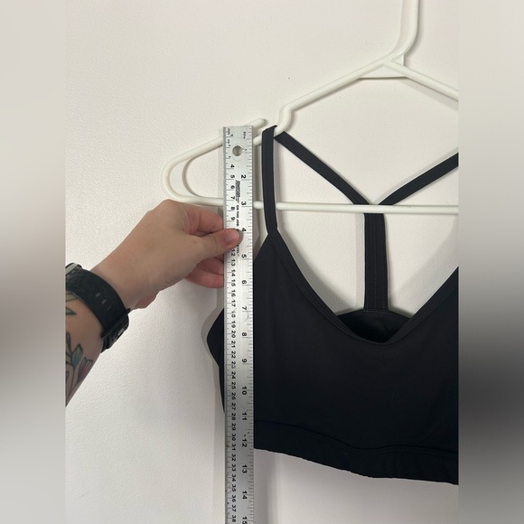 Gymshark Womens XS V-Neck Sports Bra Black Low Support Elastic Straps - Picture 2 of 5